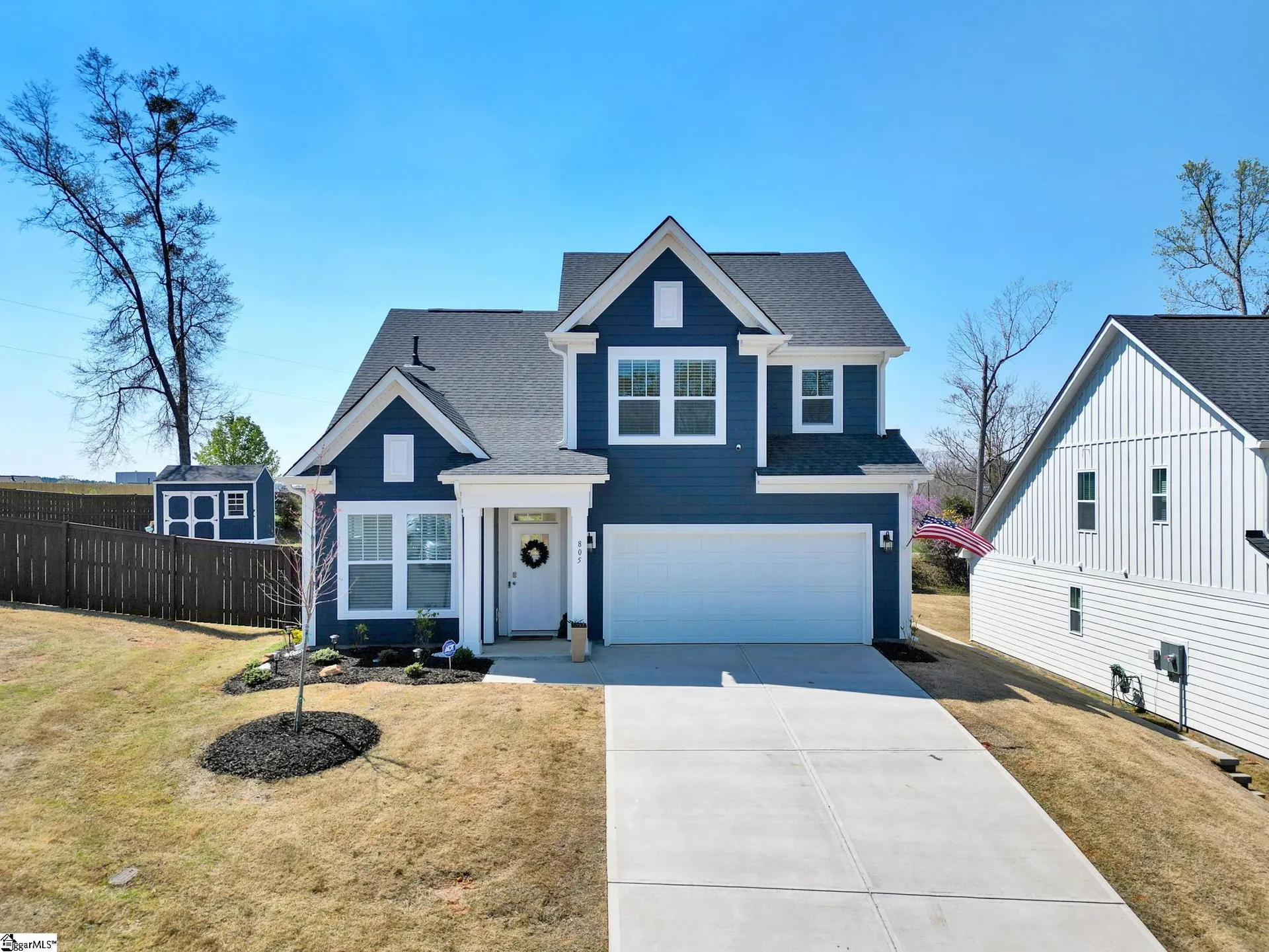 Pleasant Falls, Moore Community