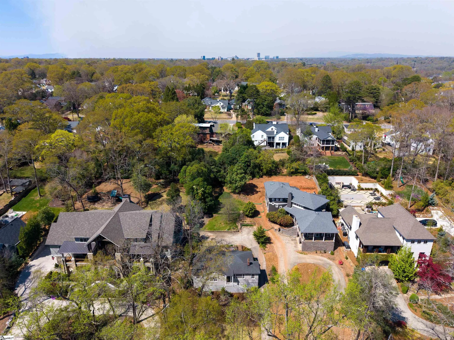 Property image 3 at 31 Rock Creek Drive, Greenville, SC 29605