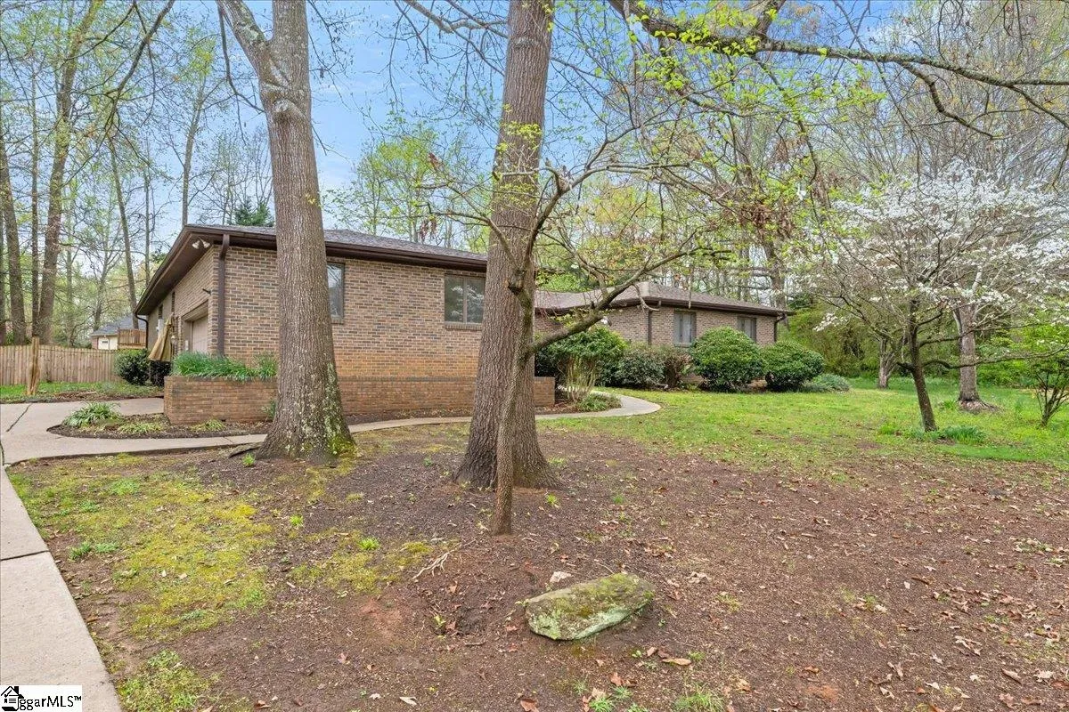 Property image 2 at 106 Clingmore Court, Simpsonville, SC 29681