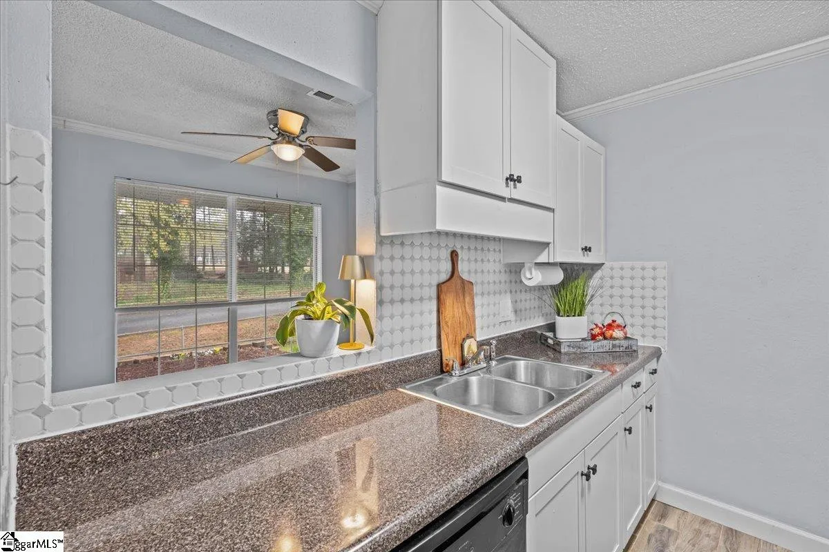 Property image 5 at 11 Bear Grass Court, Greenville, SC 29605