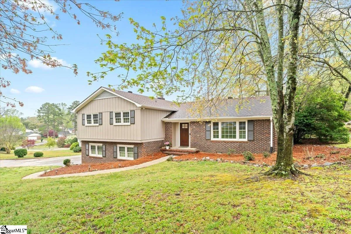 Property image 2 at 2 E Indian Trail, Taylors, SC 29687