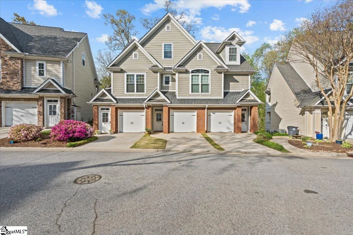 10 Edge Court