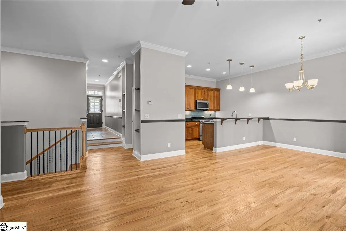 Property image 2 at 10 Edge Court, Greenville, SC 29609