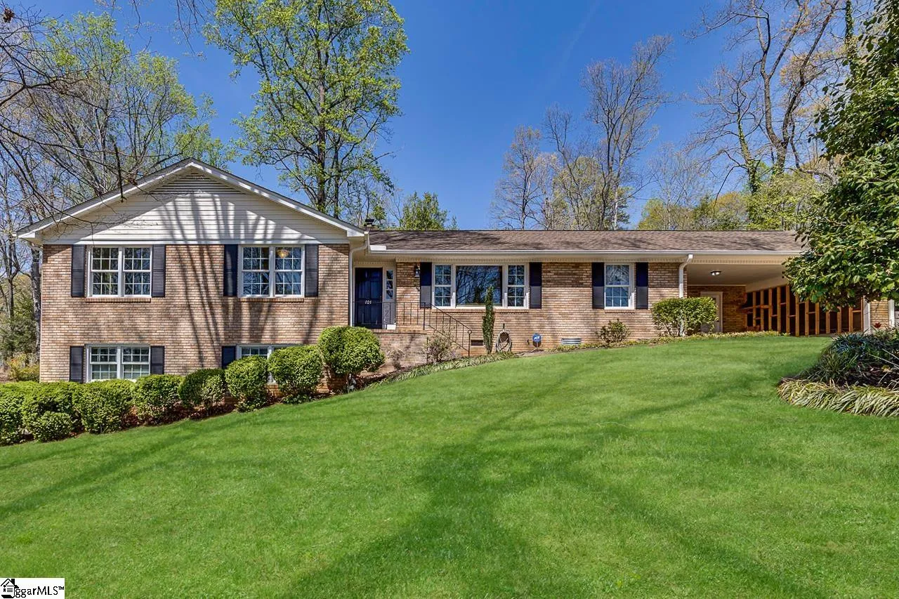 404 Holly Road