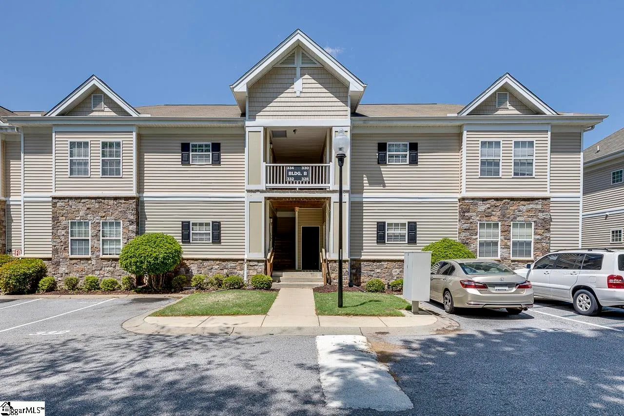 Woodruff Crossing, The Townes at, Greenville Community