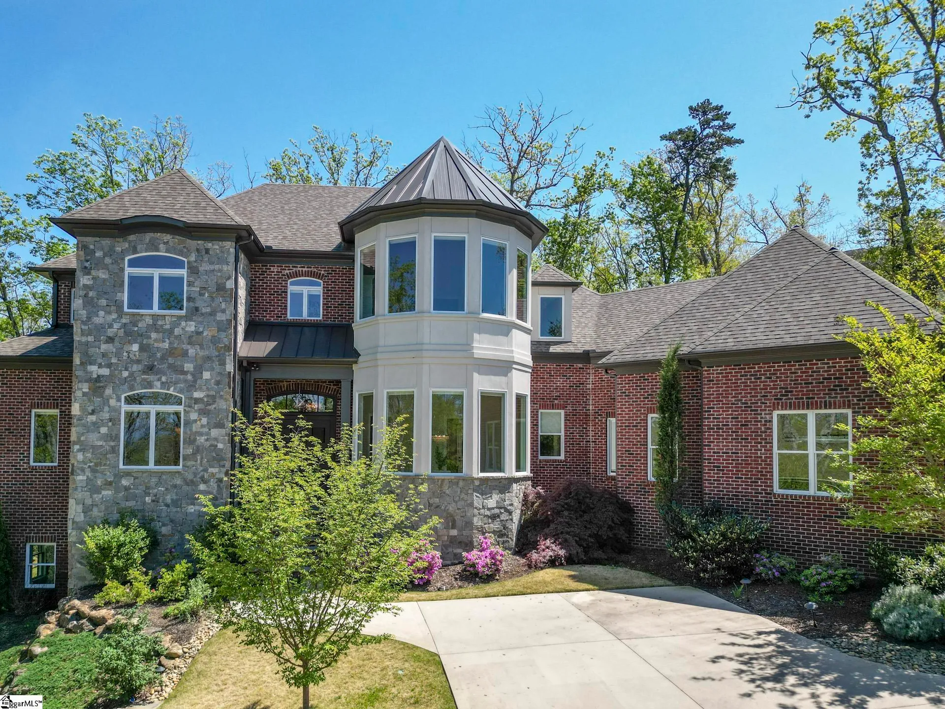 Montebello, Greenville Community