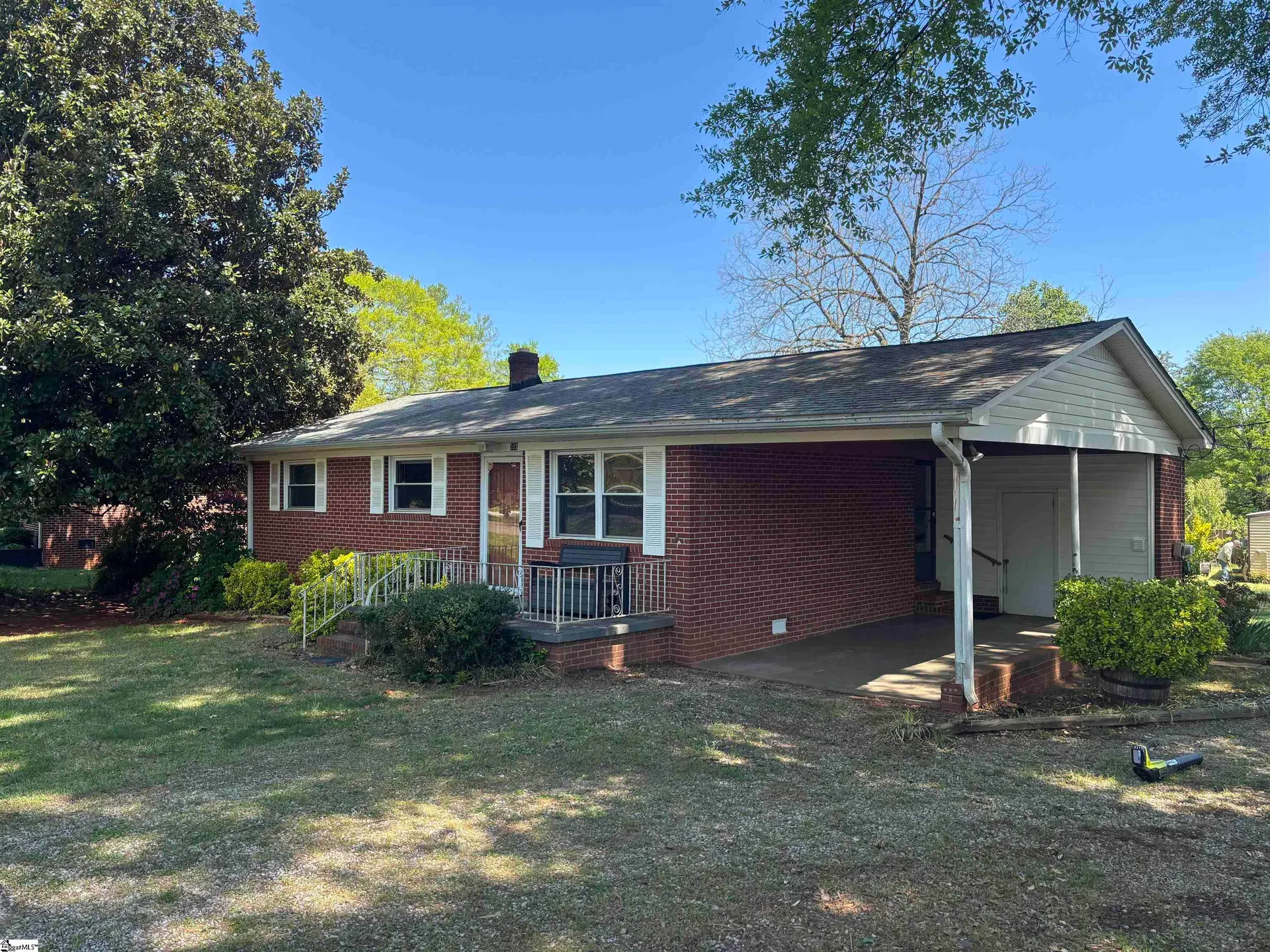 Property image 2 at 203 Sulphur Springs Drive, Greenville, SC 29617