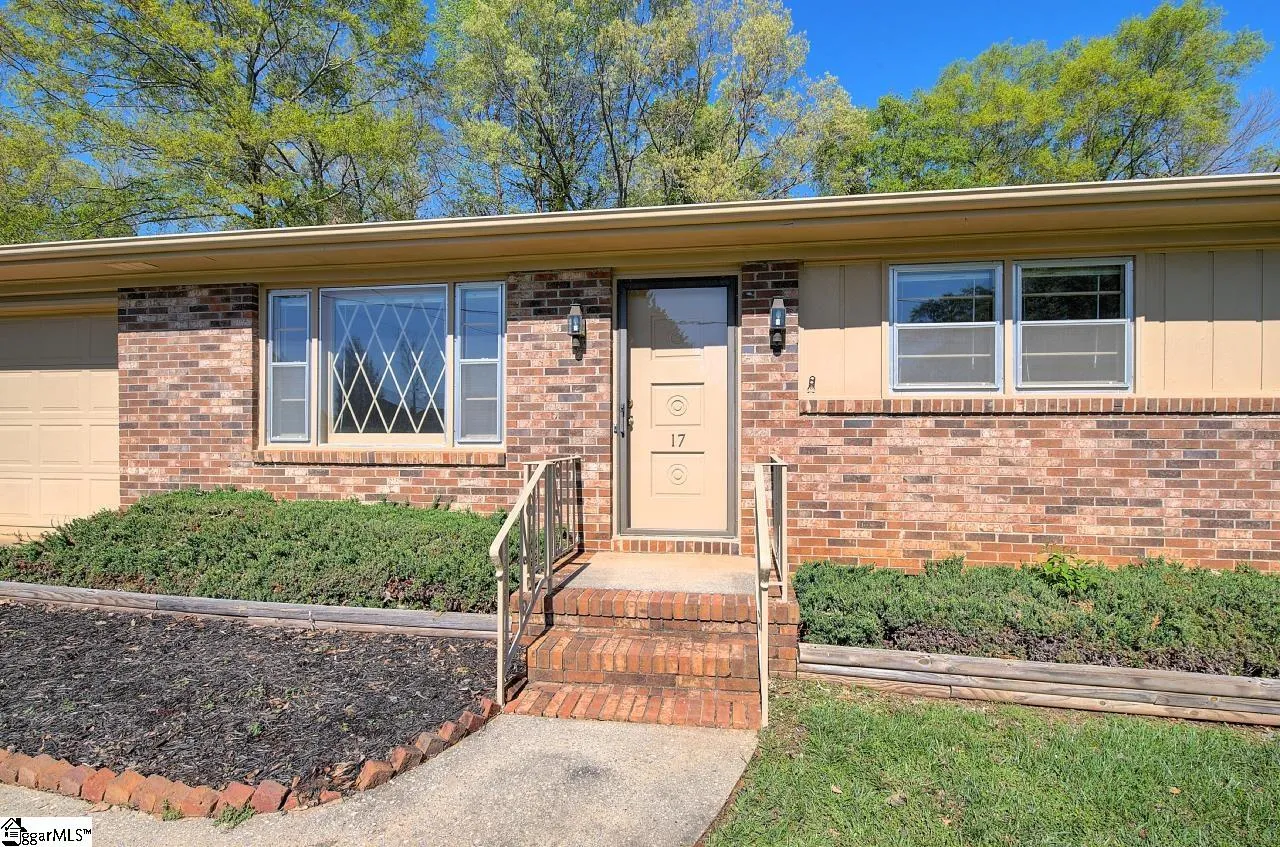 Property image 2 at 17 Konnarock Circle, Greenville, SC 29617