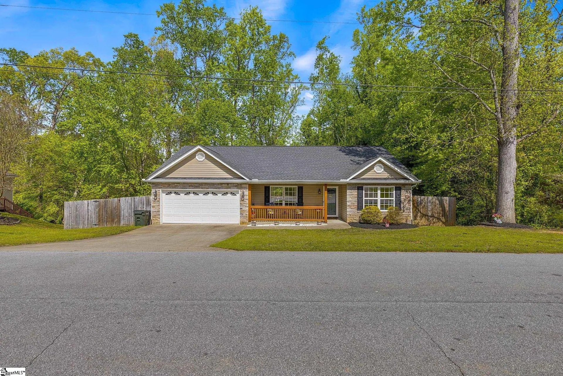 Property image 3 at 221 Harris Drive, Greer, SC 29651
