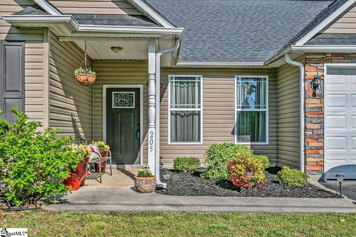 Property image 2 at 205 Luray Drive, Greenville, SC 29617