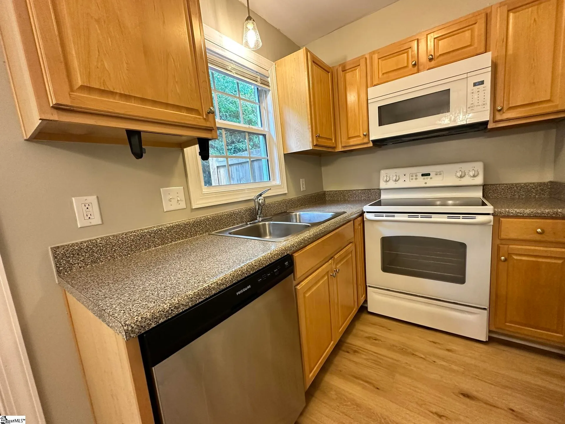 Property image 3 at 204 Emerald Park Court, Simpsonville, SC 29681