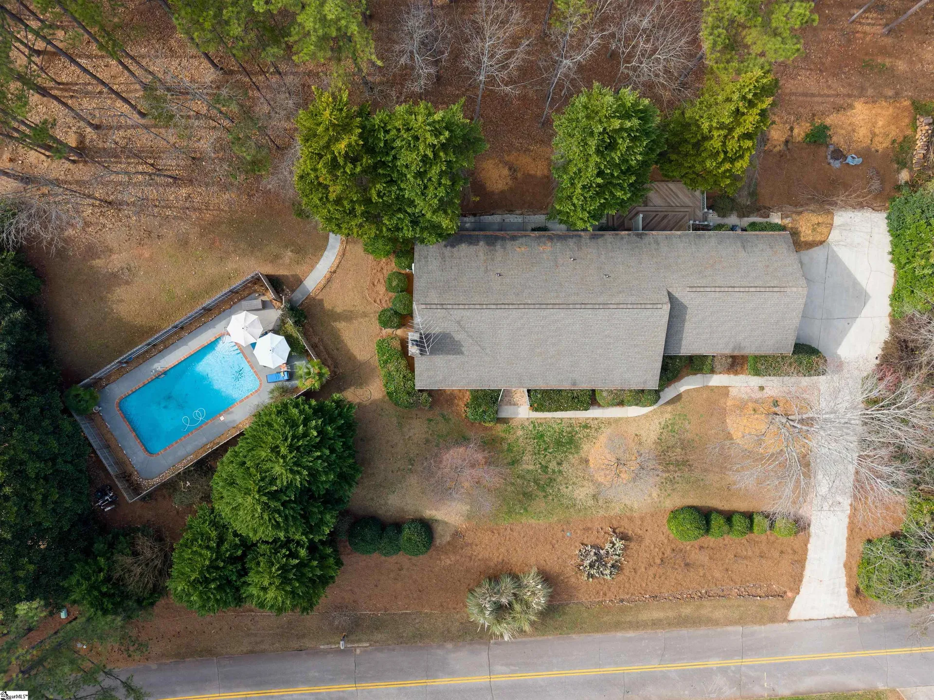 Property image 2 at 1605 Keowee Lakeshore Drive, Seneca, SC 29672
