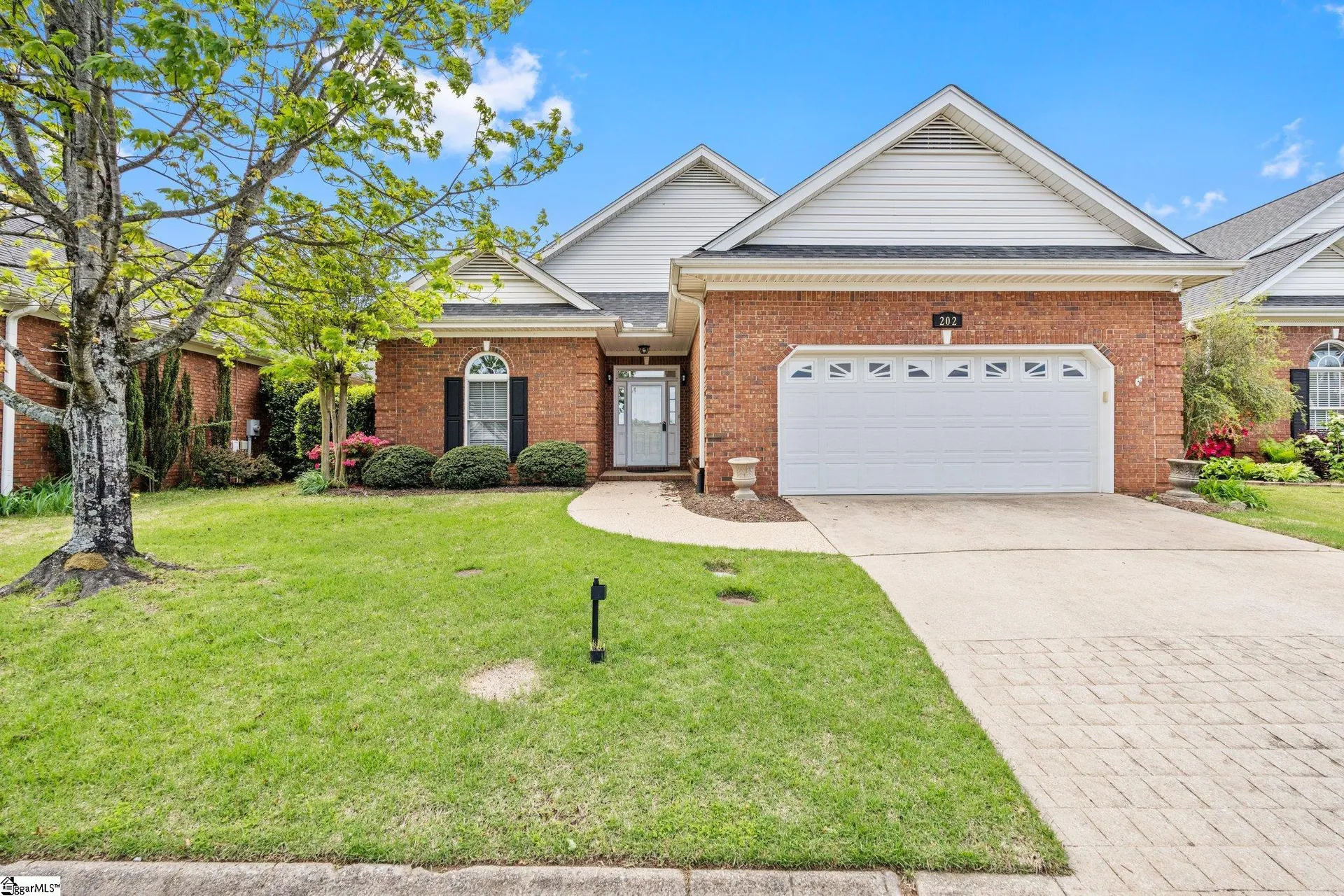Linkside Green, Greenville Community