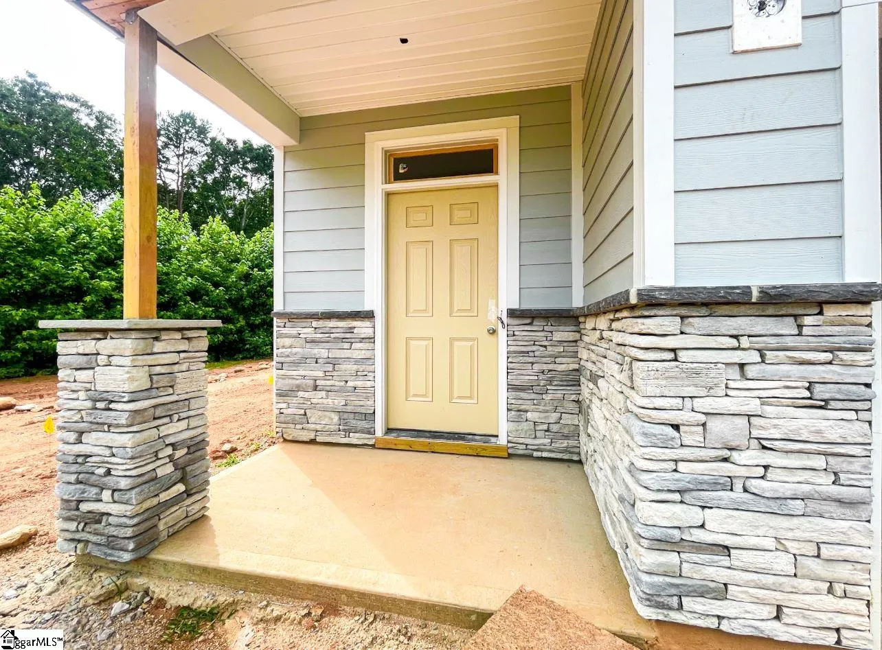 Property image 2 at 520 Pennystone Lane, Simpsonville, SC 29681