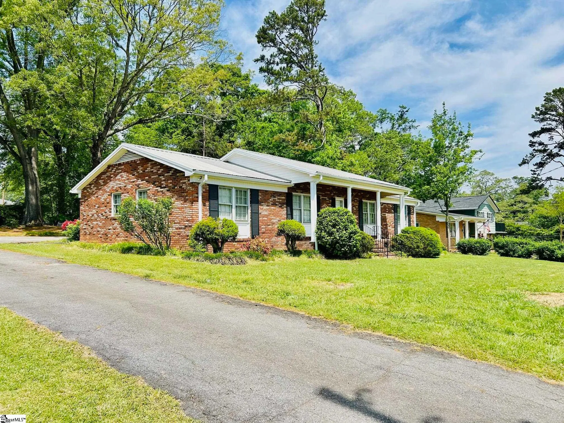 Property image 4 at 128 Saint James Drive, Spartanburg, SC 29301