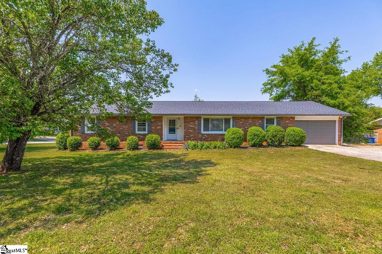 Property image 2 at 1 Wolseley Road, Greenville, SC 29615