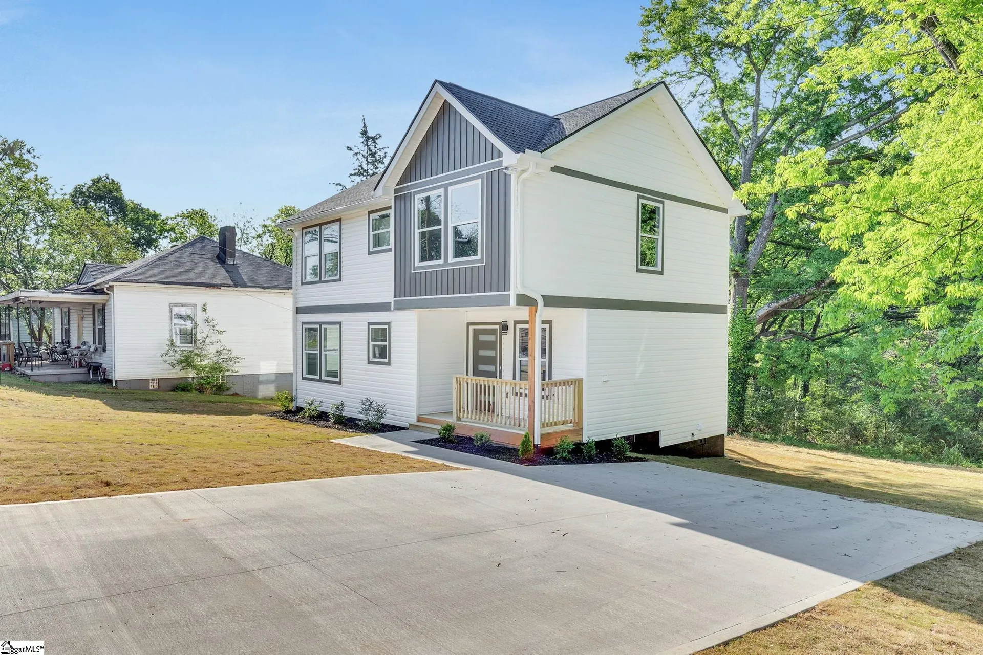 Property image 3 at 28 11th Street, Greenville, SC 29611