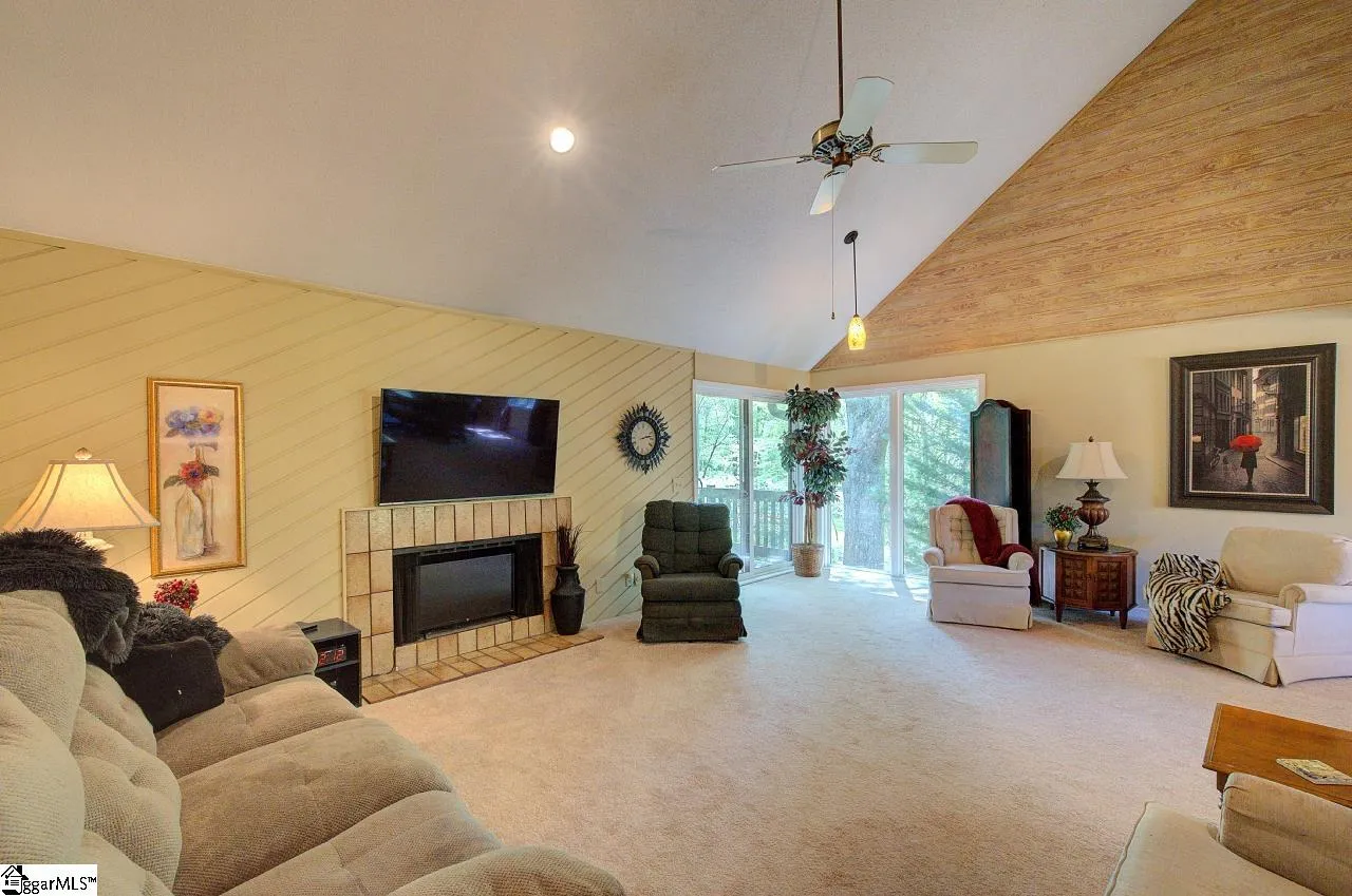 Property image 5 at 32 Creekside Way, Greenville, SC 29609