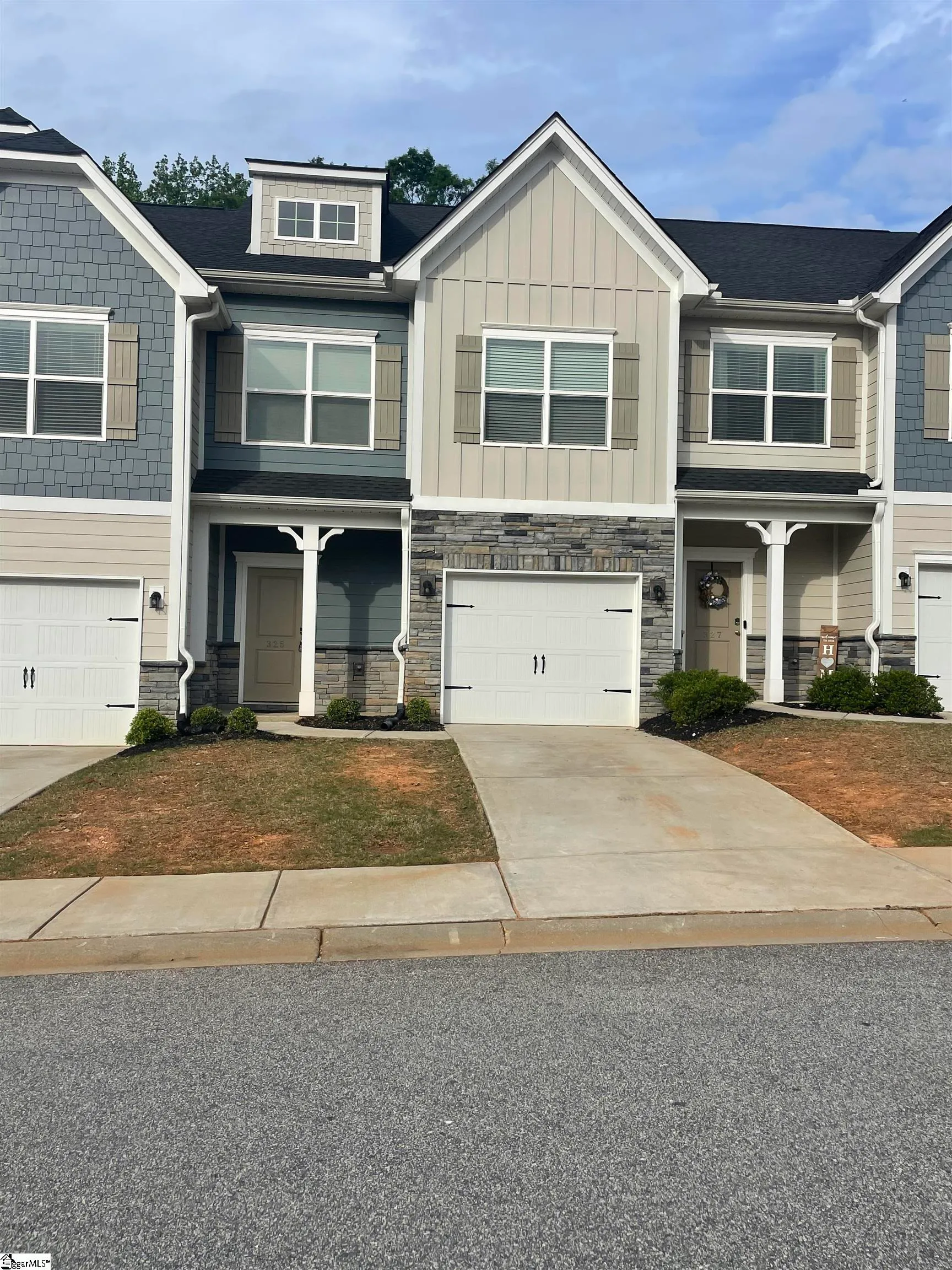 Property image 2 at 325 Hartland Place, Simpsonville, SC 29680