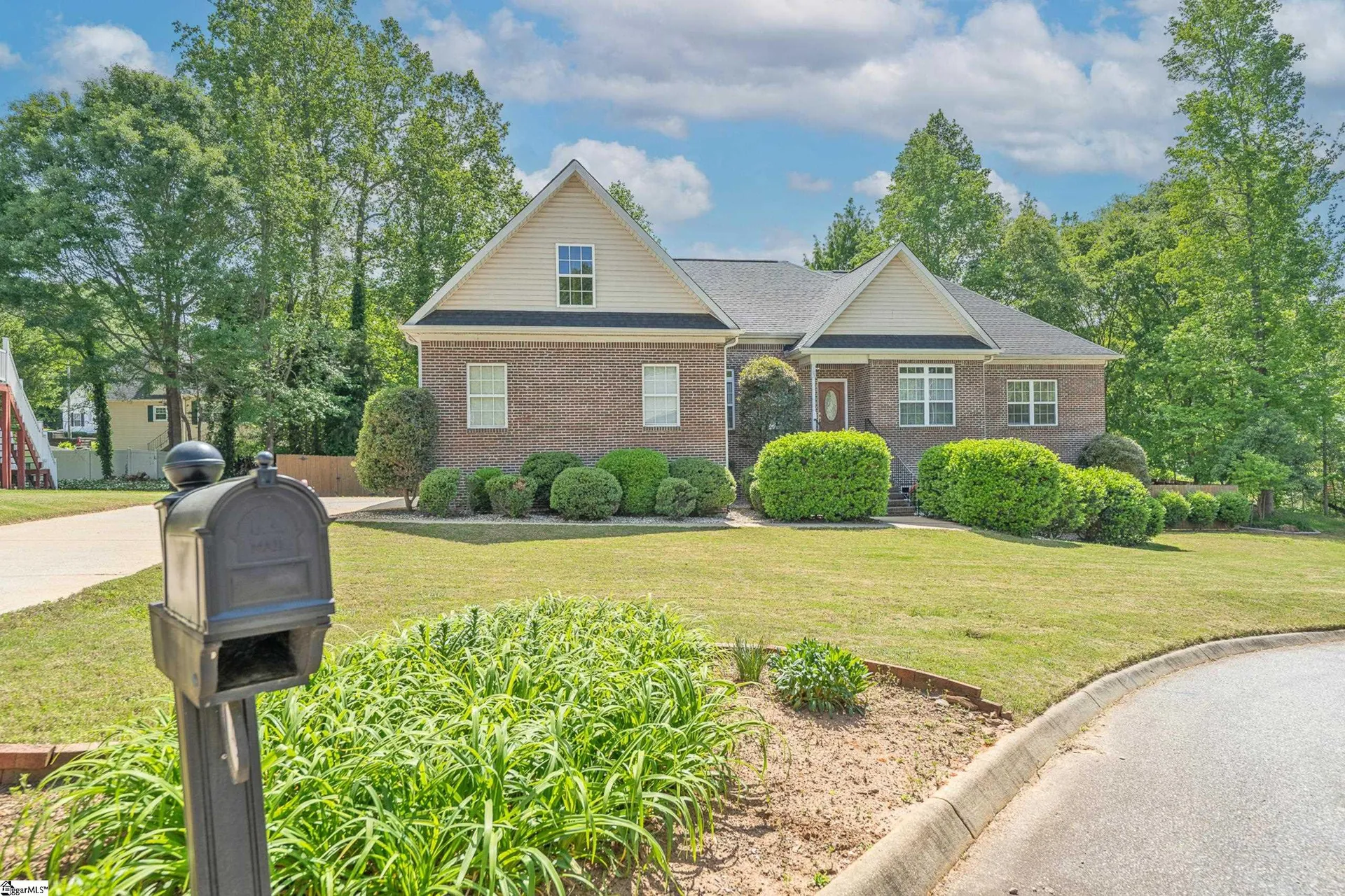 Hudders Creek, Simpsonville Community