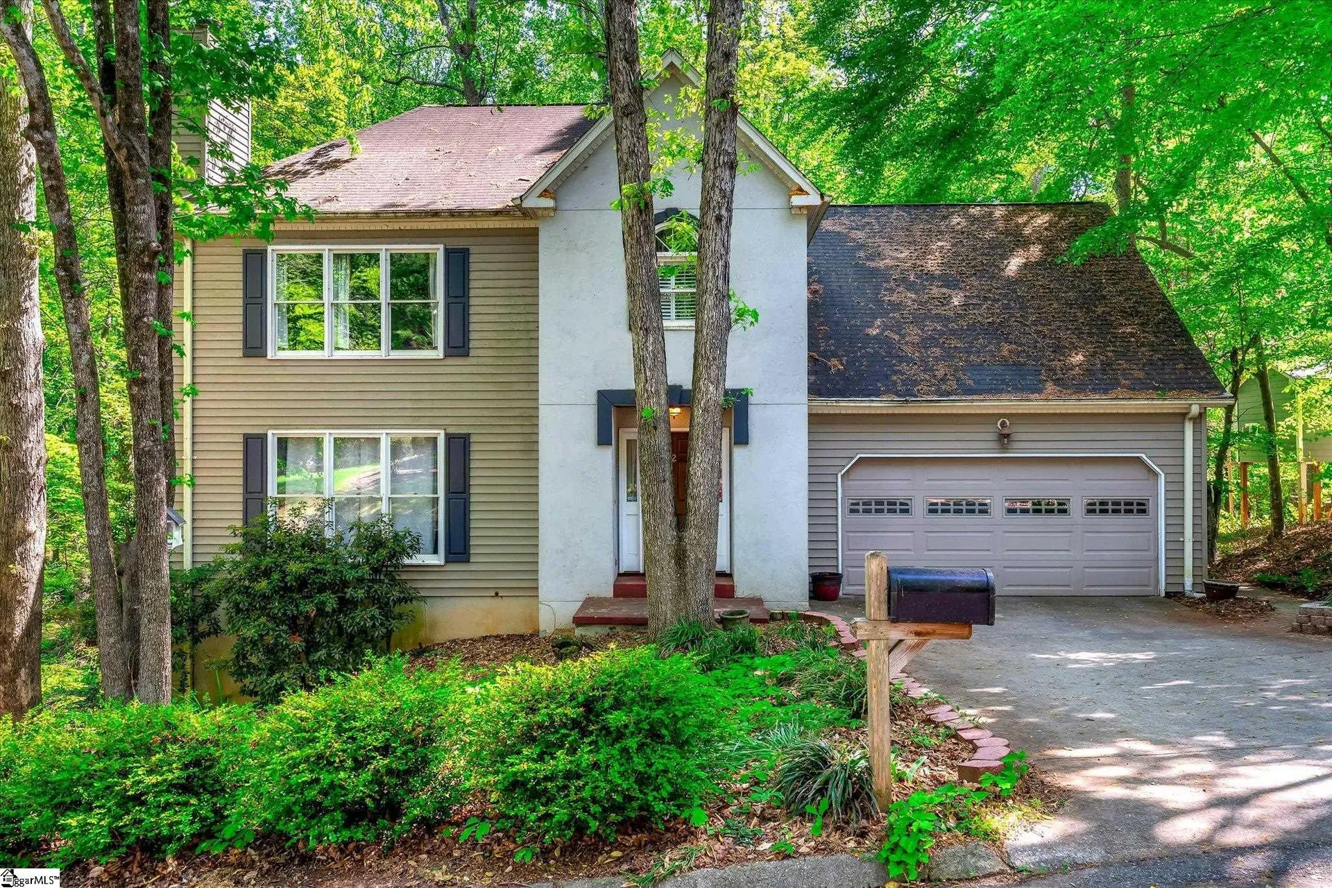 Property image 2 at 2 Cobblestone Court, Greenville, SC 29615