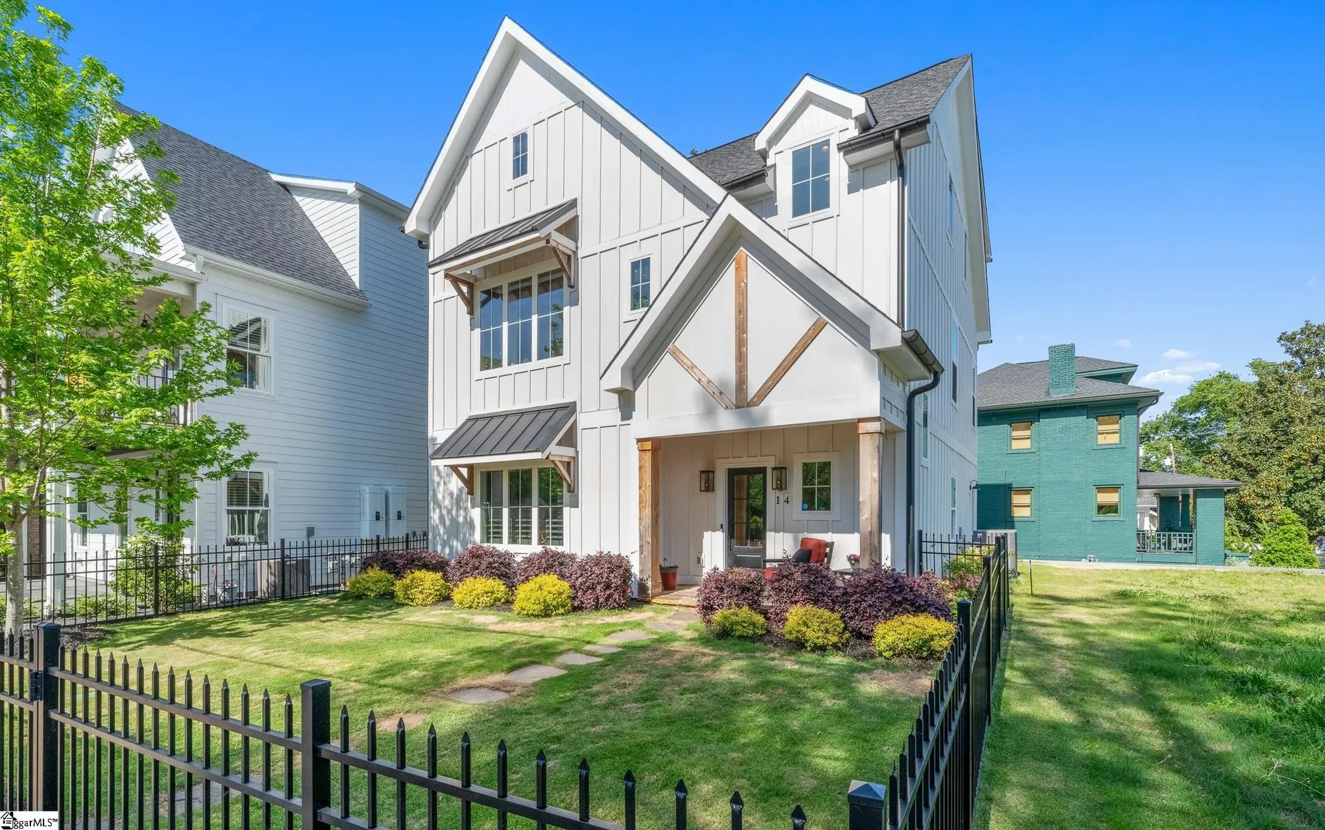 Property image 2 at 14 Perry Avenue, Greenville, SC 29601-2400