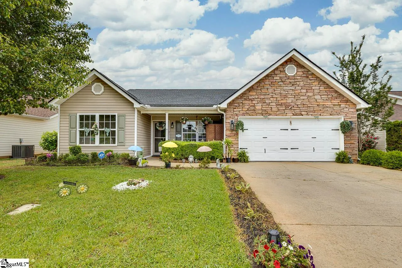 Fairview Chase, Simpsonville Community