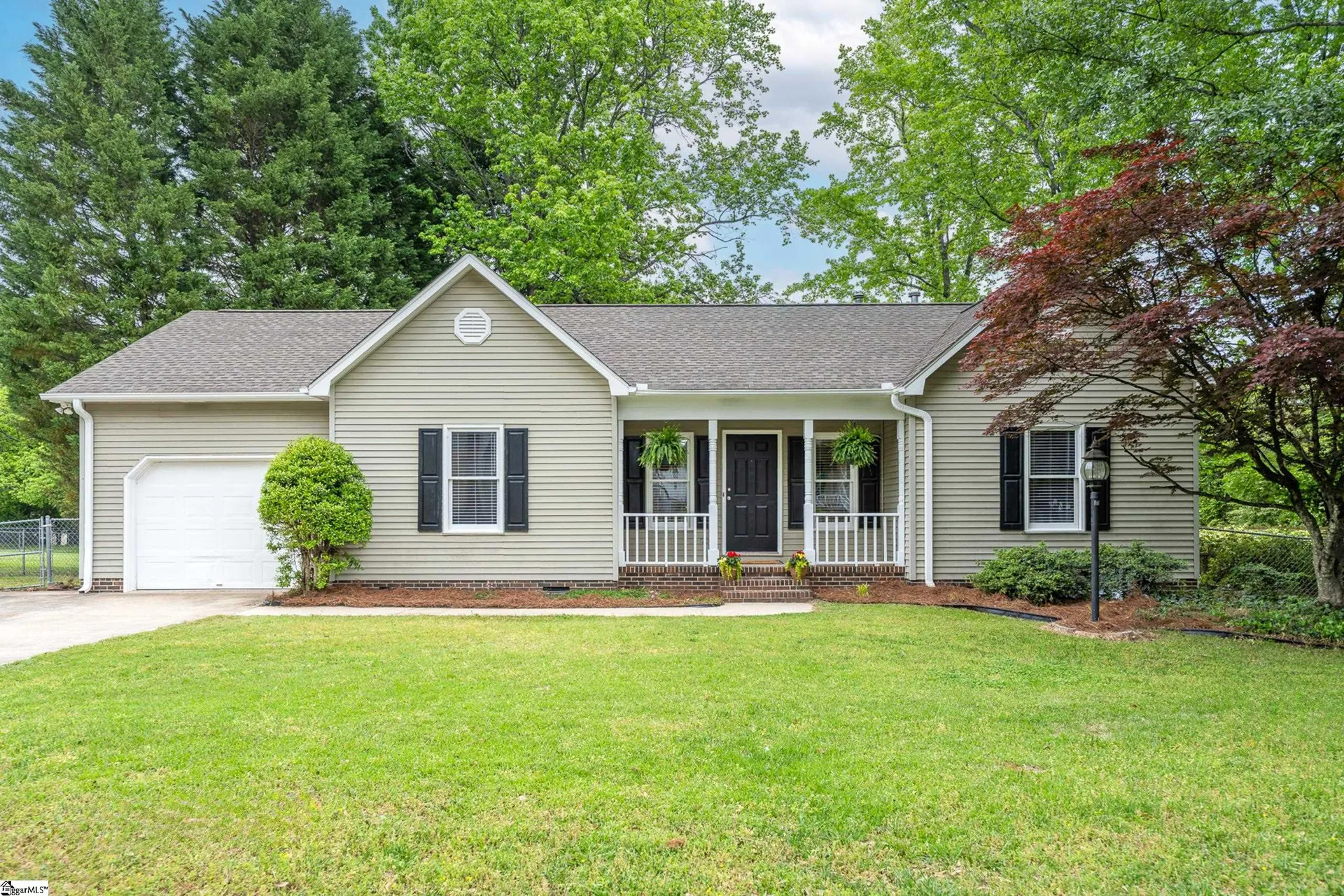 Quincy Acres, Greer Community