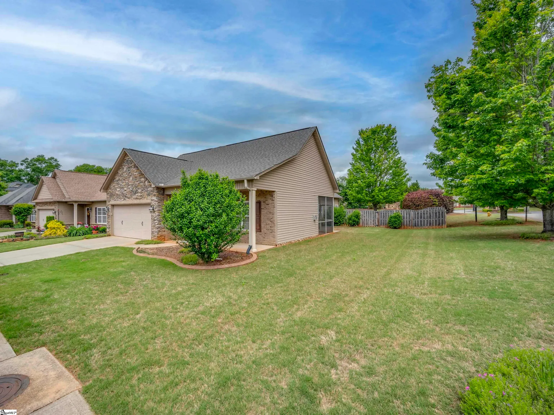 Property image 4 at 100 Champions Point, Greenville, SC 29609