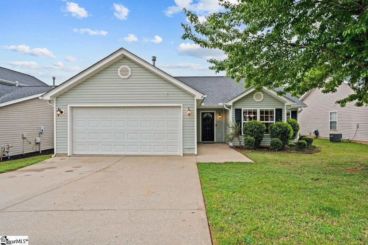 Property image 2 at 147 Kingscreek Drive, Greer, SC 29650