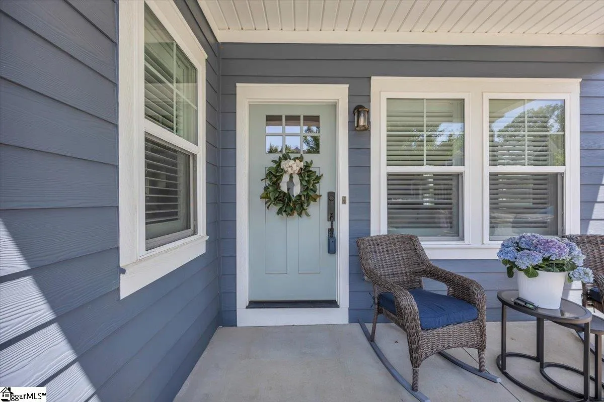 Property image 2 at 105 Greenridge Drive, Greenville, SC 29607