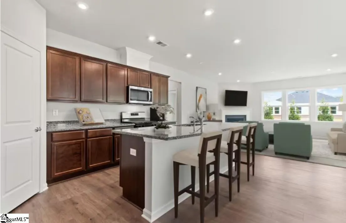 Property image 3 at 1027 Whitefox Drive, Spartanburg, SC 29307
