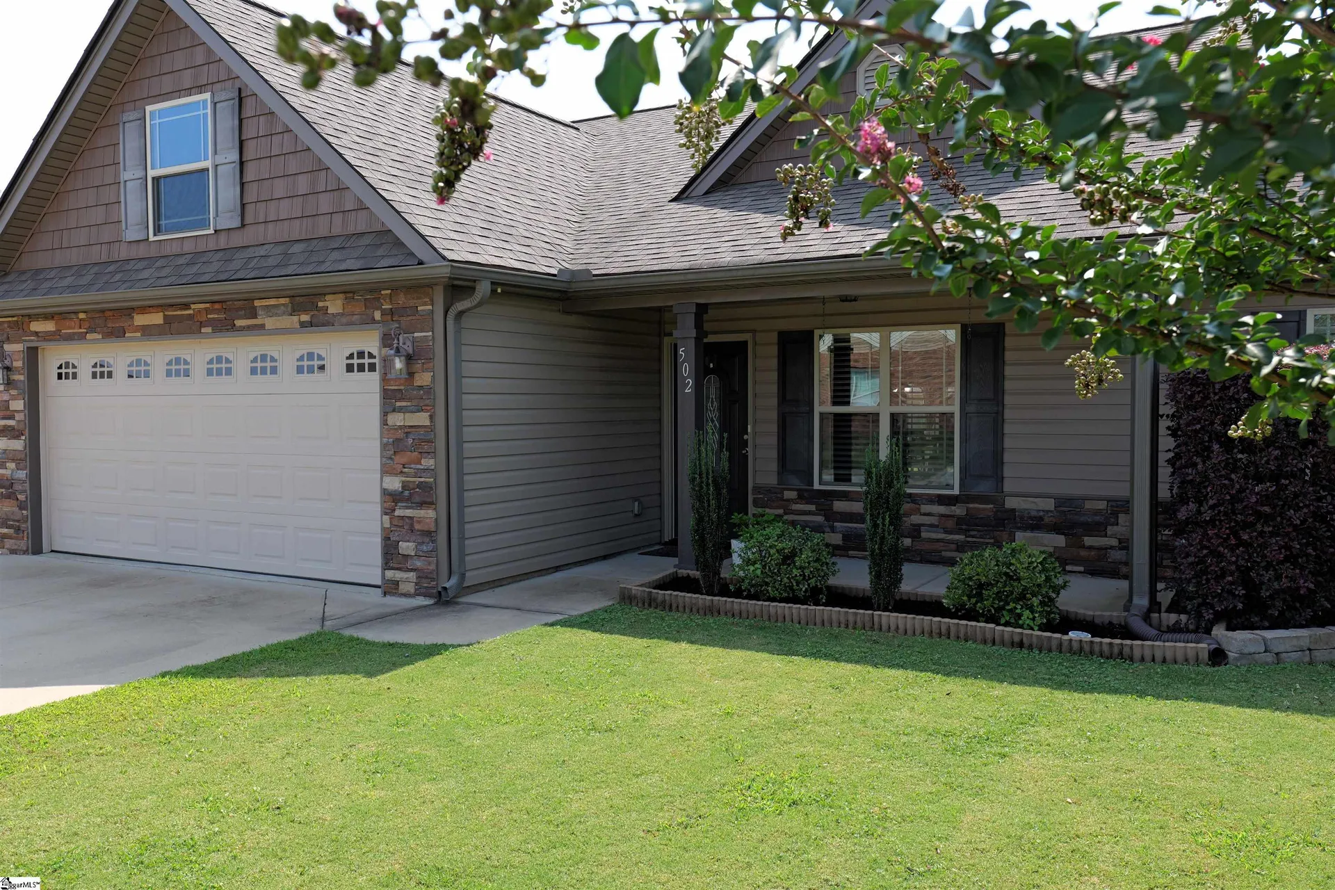 Property image 2 at 502 E Heatherstone Lane, Roebuck, SC 29376
