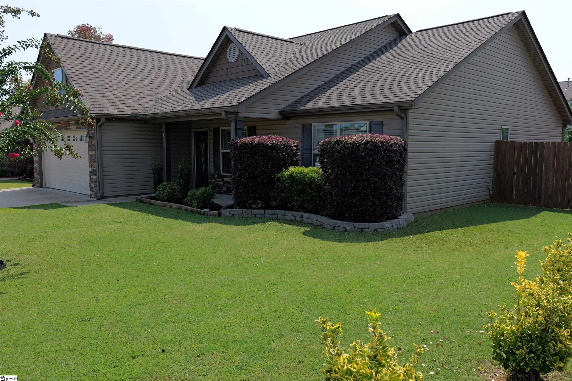 Property image 3 at 502 E Heatherstone Lane, Roebuck, SC 29376
