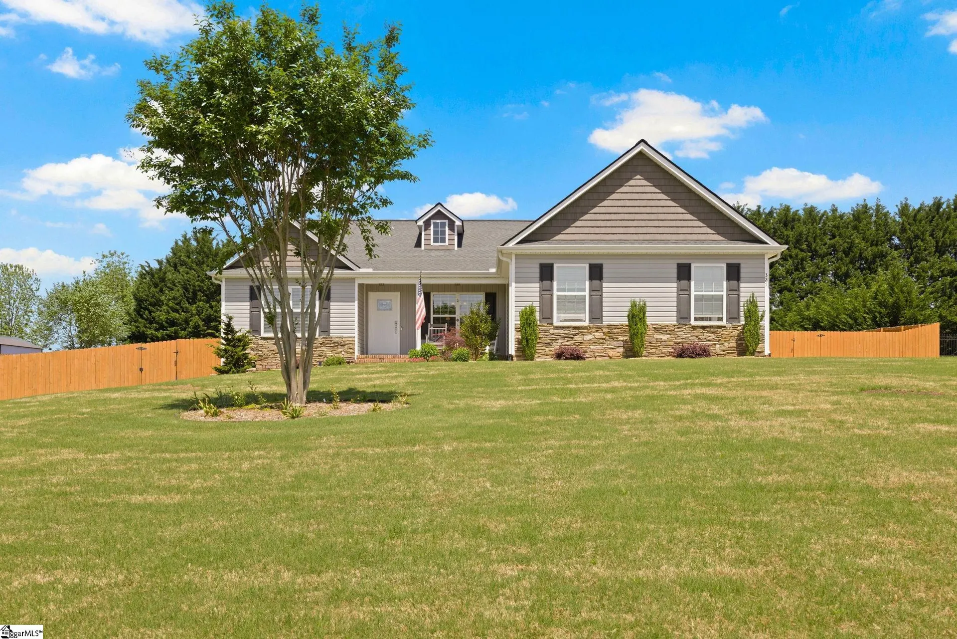 DeYoung Meadows, Greer Community