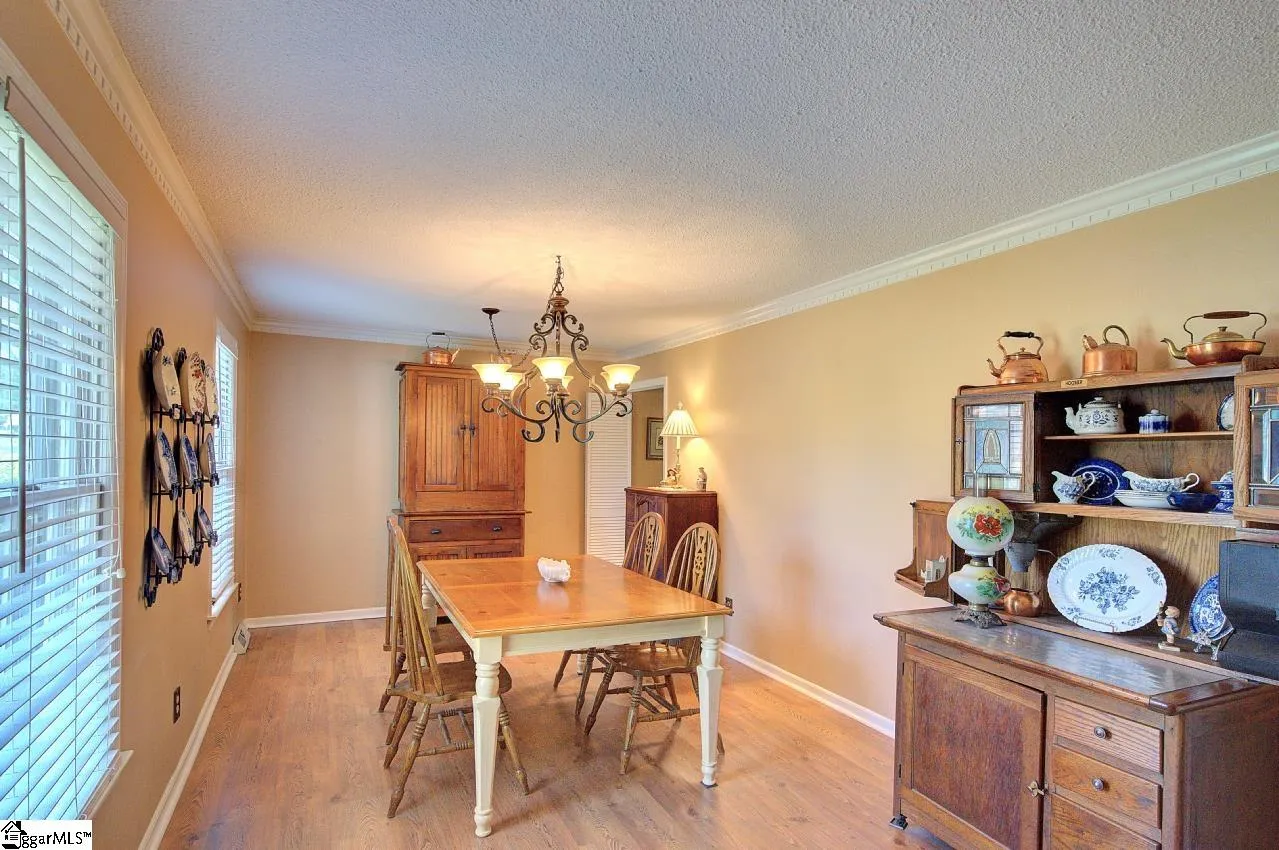 Property image 5 at 39 Rollingreen Road, Greer, SC 29651