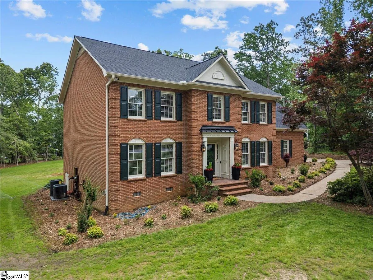 107 Shadowood Drive