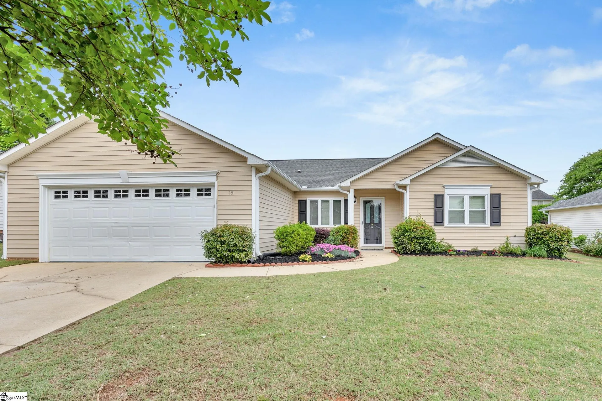 Property image 2 at 15 Sunbriar Drive, Greenville, SC 29615-5345