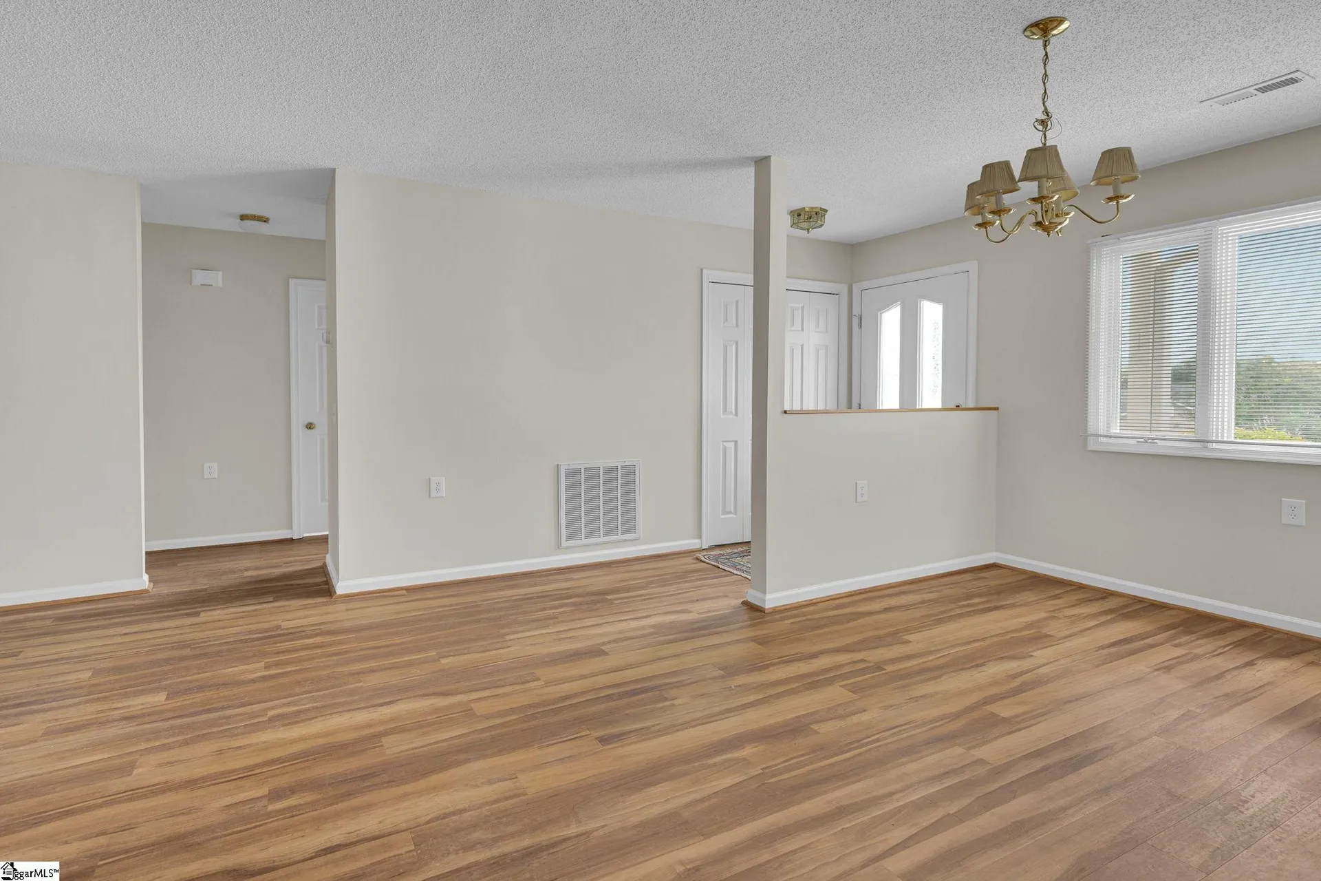 Property image 5 at 15 Sunbriar Drive, Greenville, SC 29615-5345