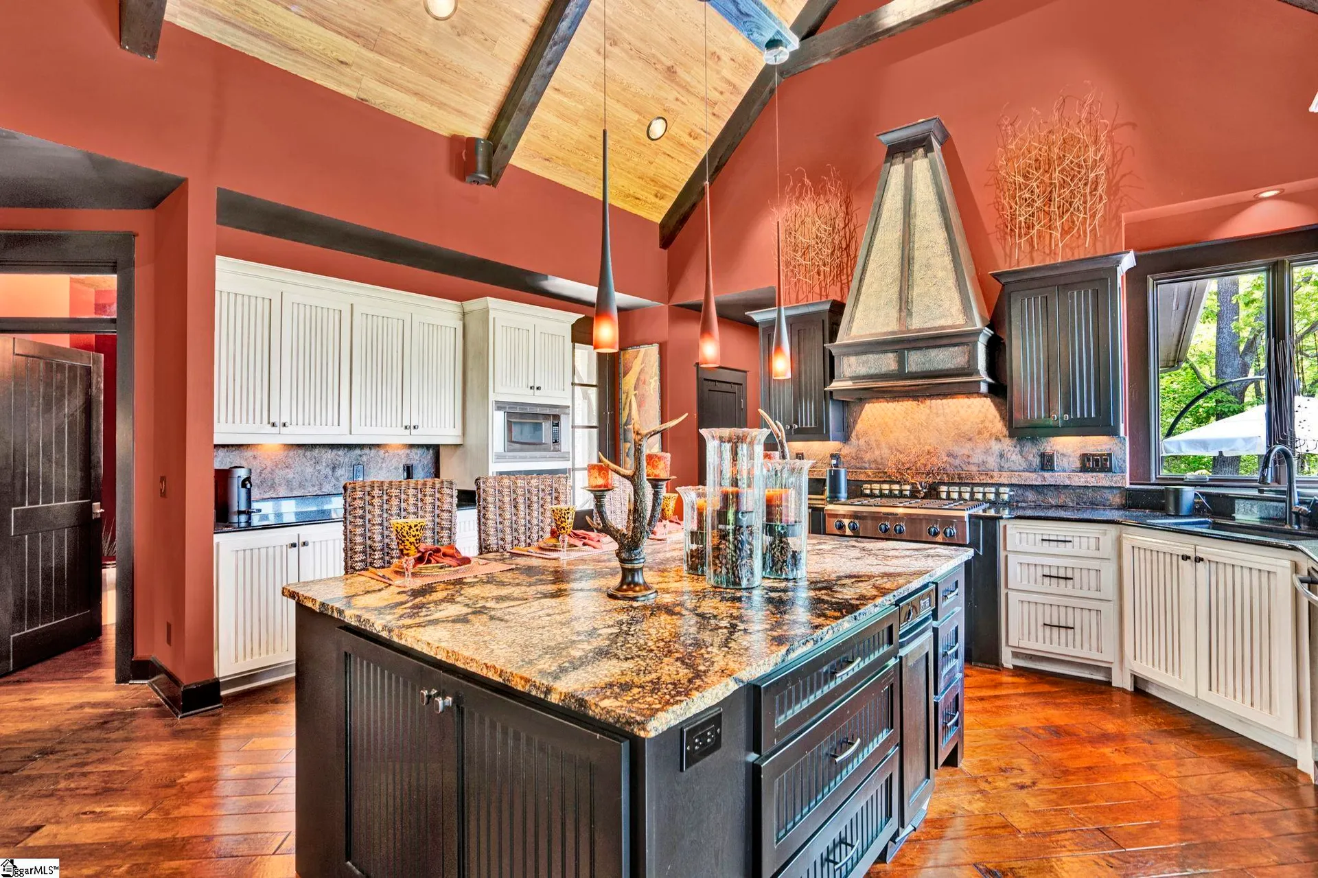 Property image 3 at 2 Sharptop Way, Landrum, SC 29356