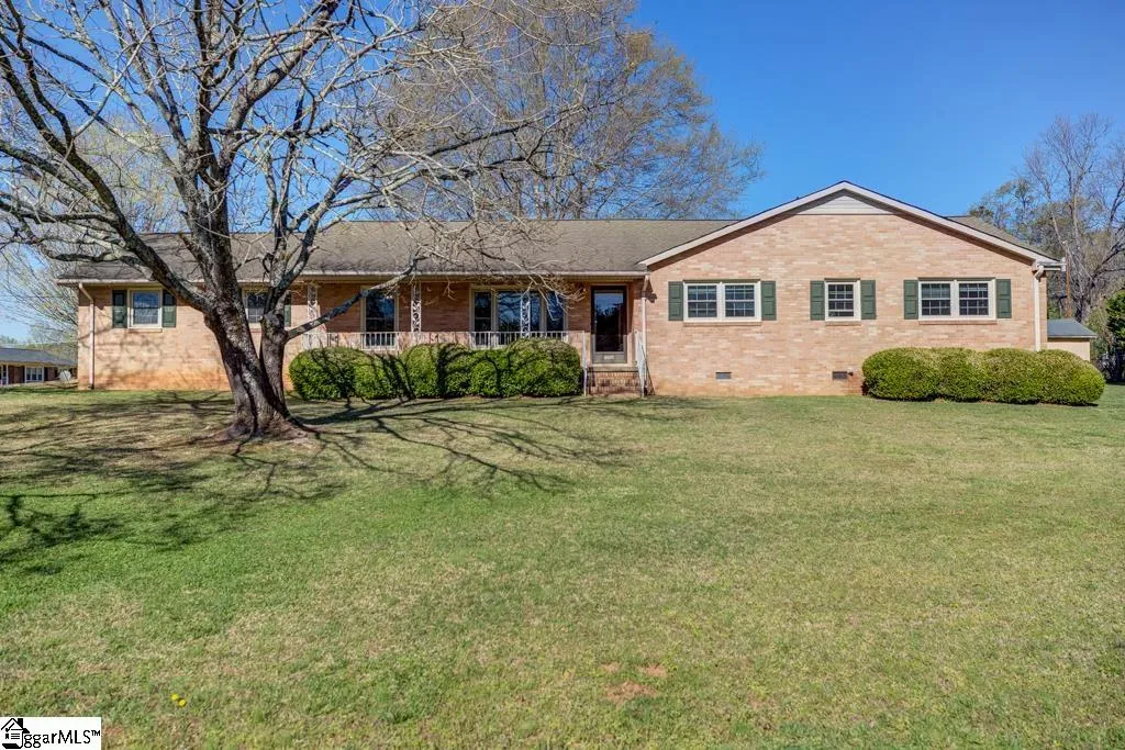 Liberty Acres, Liberty Community