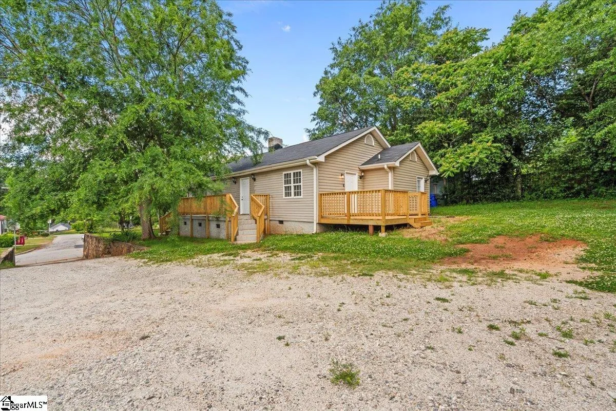Property image 4 at 215 Rebecca Street, Greenville, SC 29607