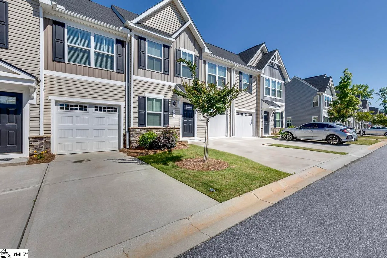 Property image 2 at 321 Aldworth Lane, Fountain Inn, SC 29644