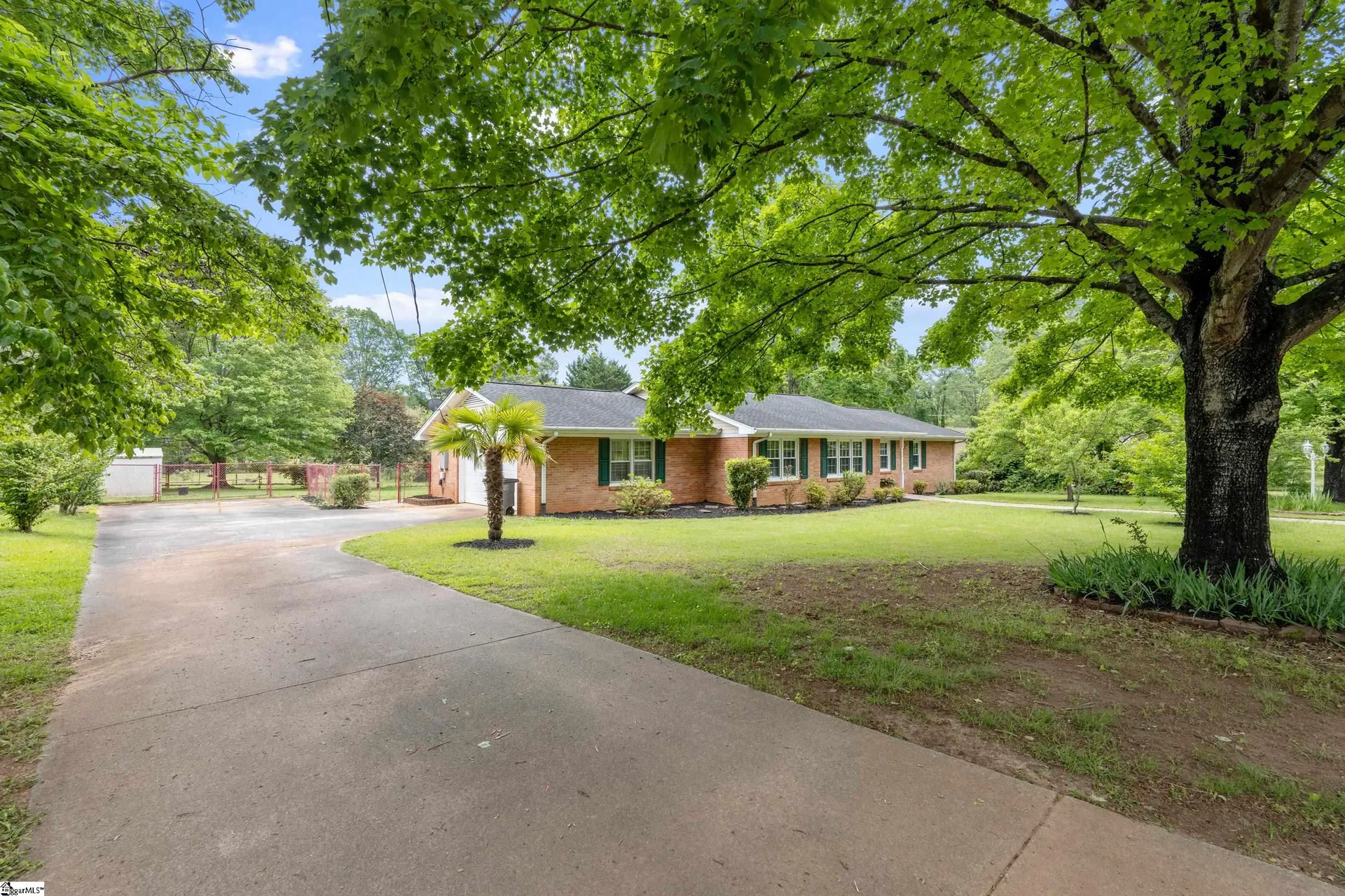 Property image 3 at 5 Covington Road, Greenville, SC 29609