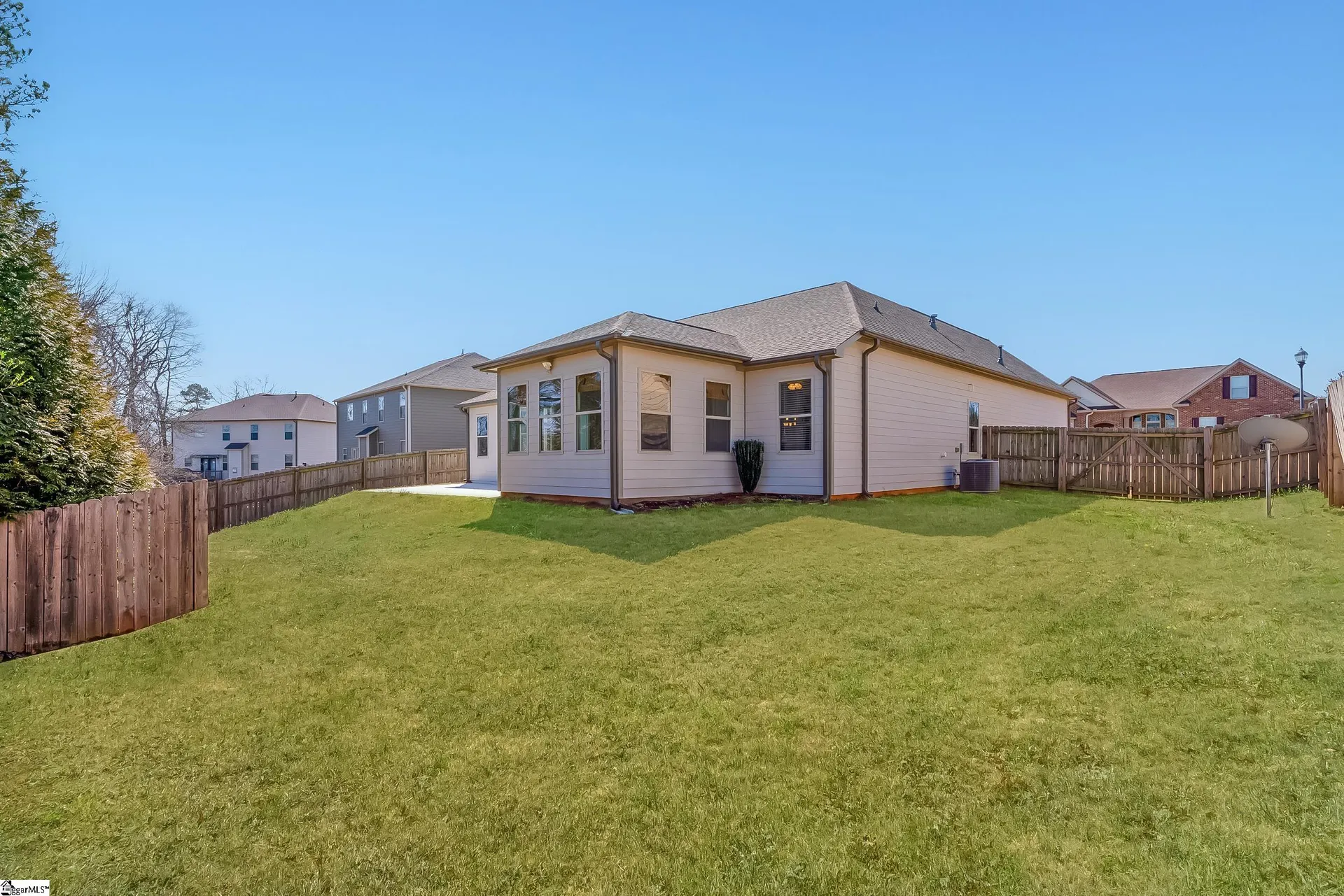 Property image 3 at 205 Silver Hawk Drive, Duncan, SC 29334