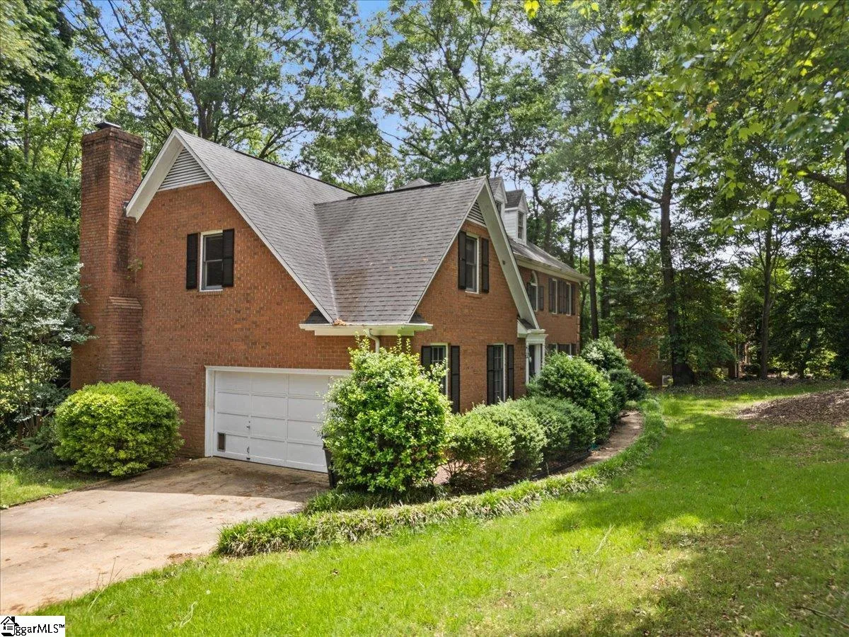 Property image 3 at 402 Woodgrove Trace, Spartanburg, SC 29301