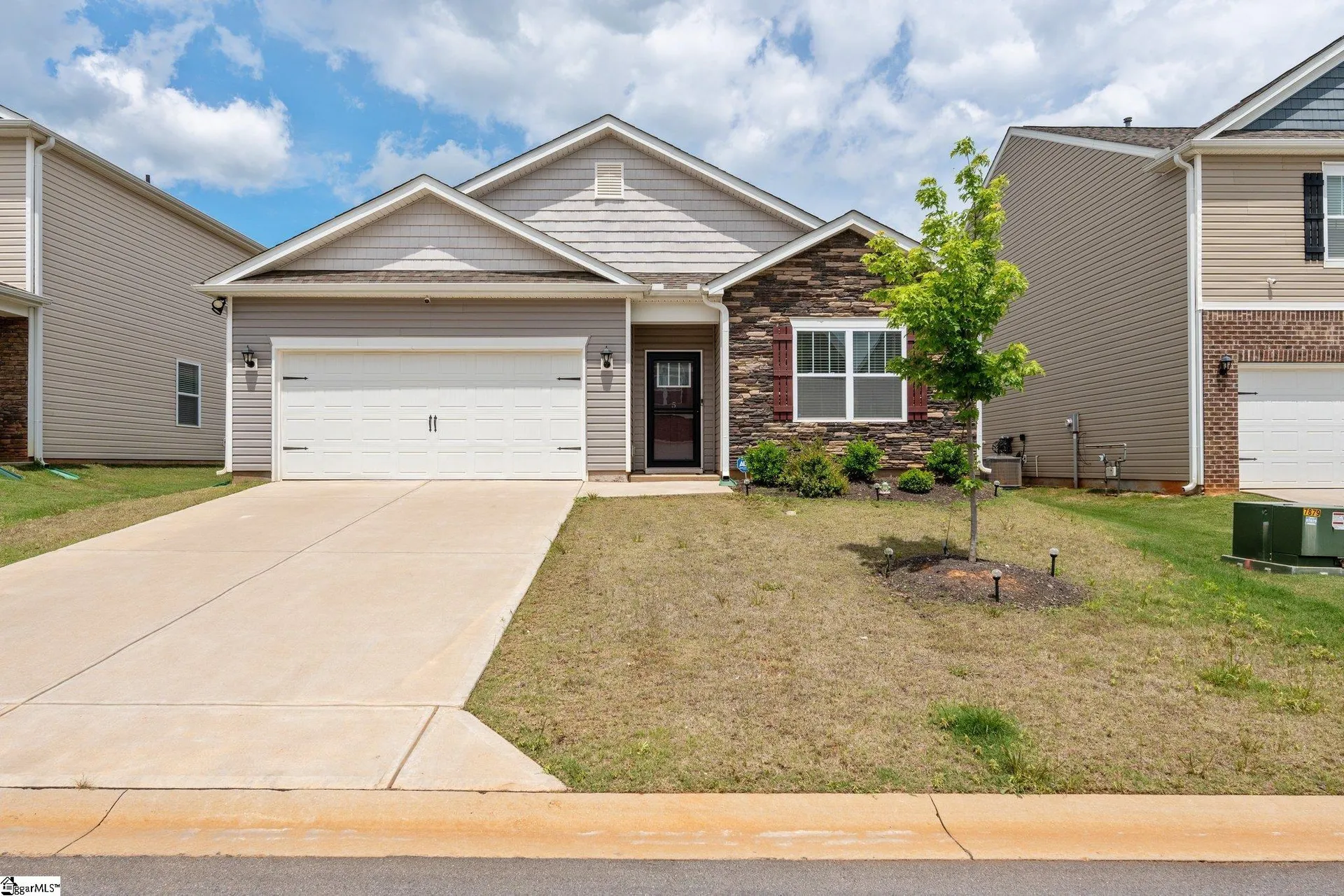 Property image 1 at 51 Oak Edge Lane, Greer, SC 29651