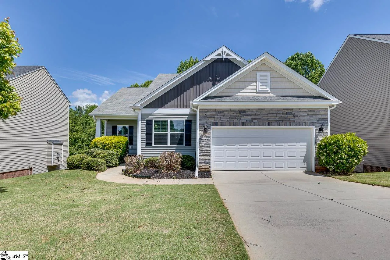 325 Castleton Circle
