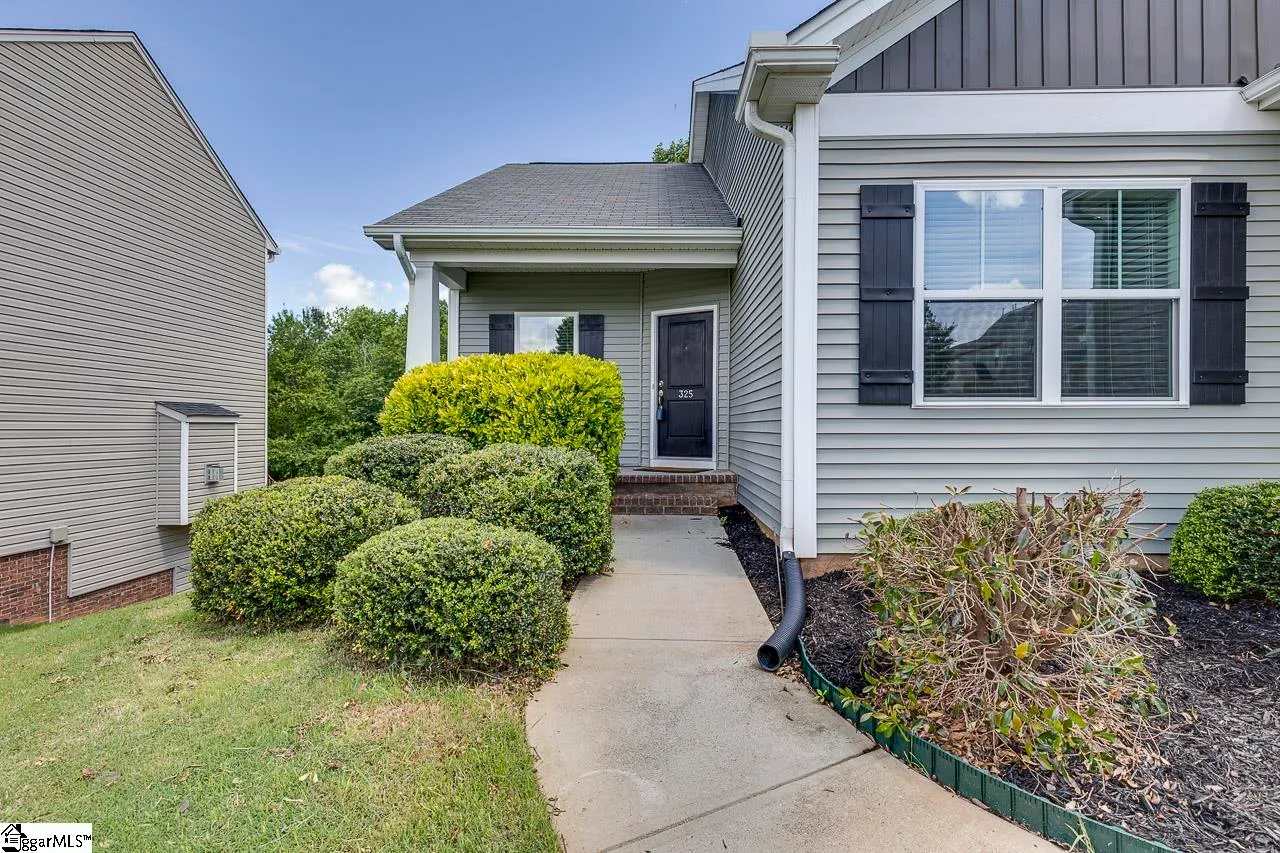 Property image 2 at 325 Castleton Circle, Boiling Springs, SC 29316