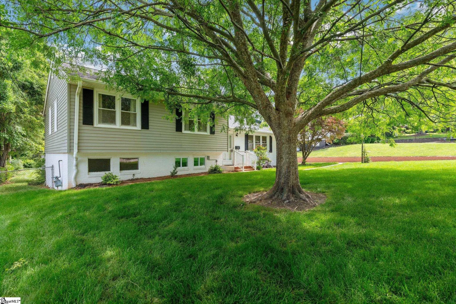 Property image 3 at 28 Lullwater Road, Greenville, SC 29607